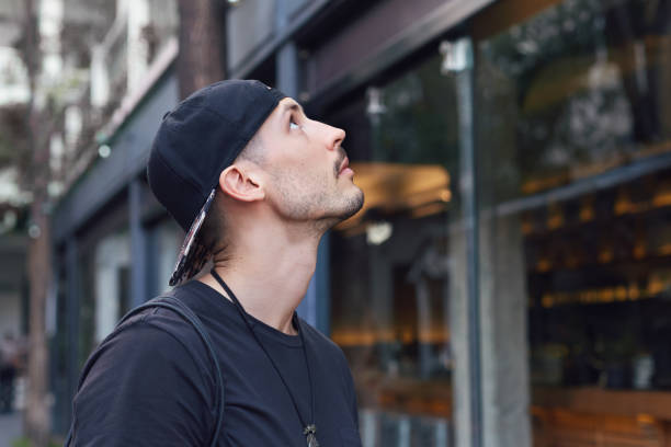 istock Man got lost in big city 1125344907