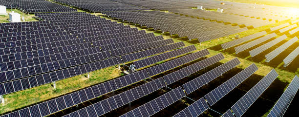 istock Photovoltaic automatic rotating shaft shooting 1125352723