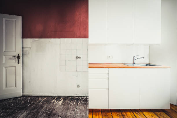 conceito de renovação - sala cozinha antes e depois da remodelação ou restauração- - studio - fotografias e filmes do acervo