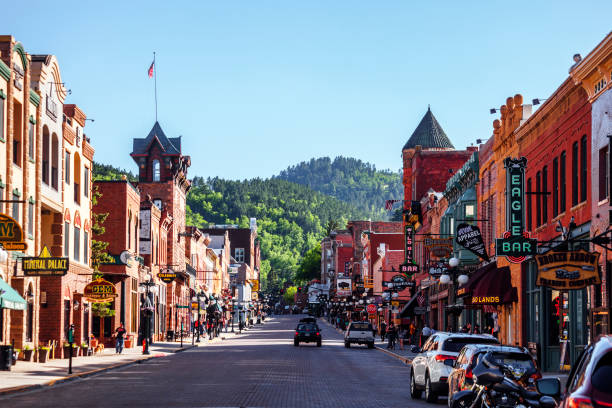 deadwood, south dakota - main street imagens e fotografias de stock