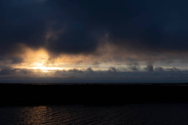 tramonto al j.m.w. turner - islande foto e immagini stock
