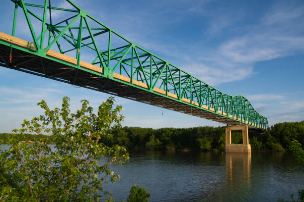 istock Bridge over the Illinois River 1125397093