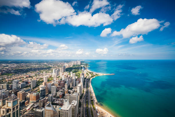 aerial view of chicago cityscape and lake michigan - lago michigan imagens e fotografias de stock