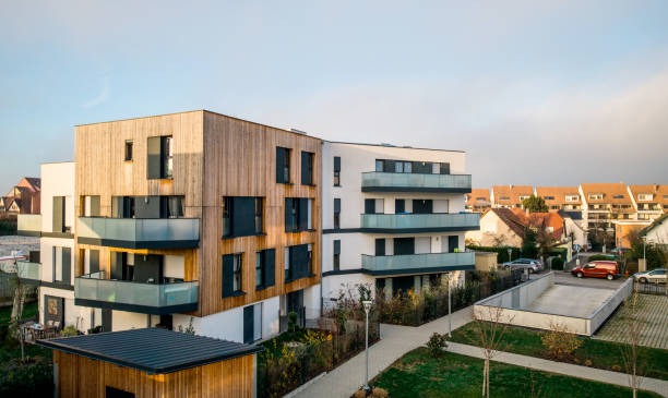 современные таунхаусы в жилом районе - paris france roof apartment aerial view стоковые фото и изображения