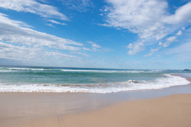 oceano tropicale mare acqua paesaggio - horizon over land sports and fitness nature wave foto e immagini stock