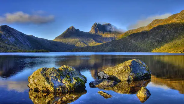 Steep Mountain Slopes, Lake Shaped by Glaciers, Big Rock Boulders, Alpine Vegetation, Cradle Mountain National Park, Trails, Remote Hiking Trail, Nature and Mountain Landscape, Nature Experience, Attraction