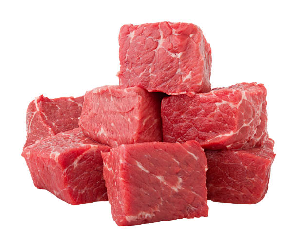 мясо, говядина, изолированные на белом фоне, отсечение пути, полная глубина резкости - veal raw meat pink стоковые фото и изображения