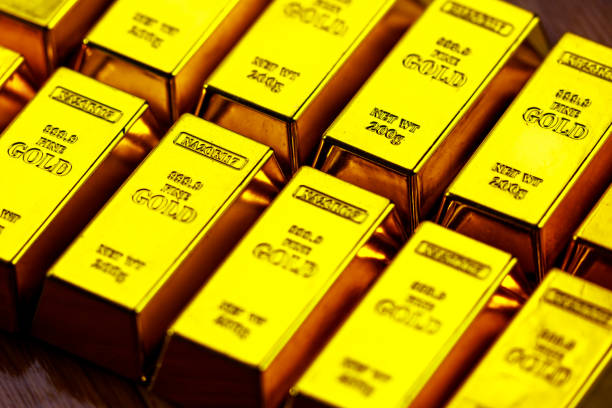 istock Gold and gold bar 1125593590