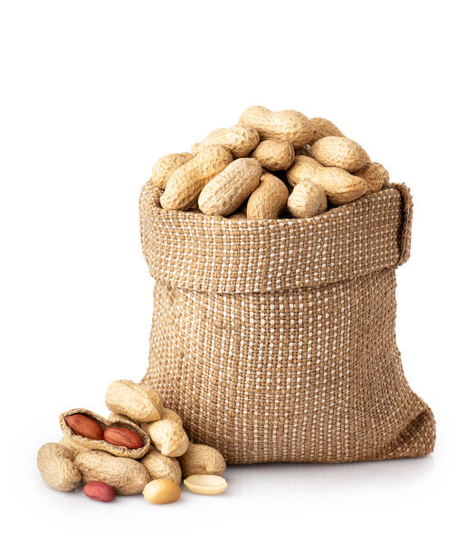 arachidi non sgusciate in sacco - peanut bag nut sack foto e immagini stock