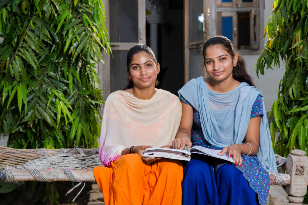 istock Sisters - Stock images 1125622546