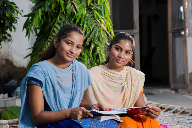 istock Sisters - Stock images 1125630956