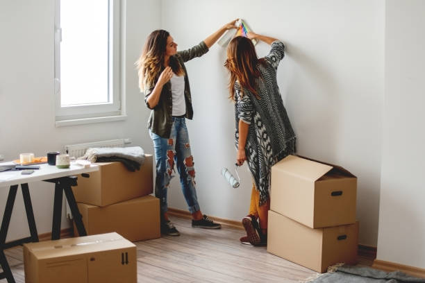 istock Choosing the right color for new apartment 1125633924