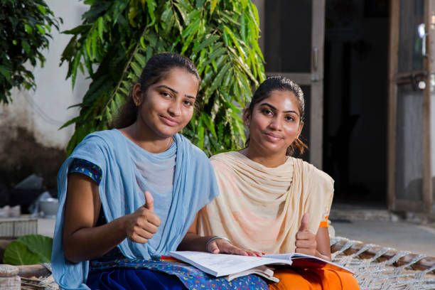 istock Sisters - Stock images 1125649180