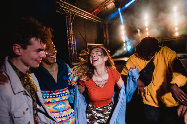 istock Festival Friends 1125682346