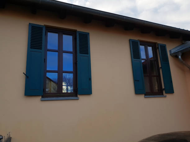 Blinds, roller shutters, window shop to protect at the window