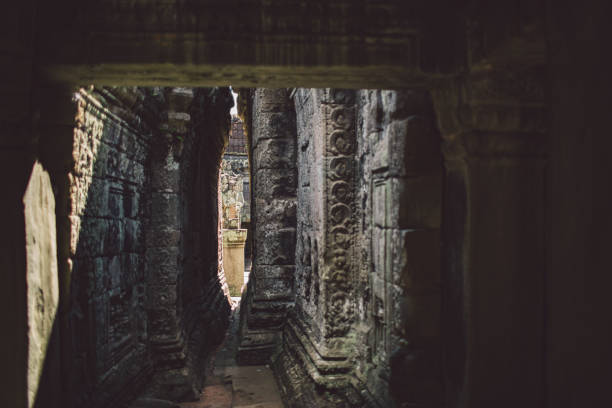 istock Entrance Of Old Building 1125705515