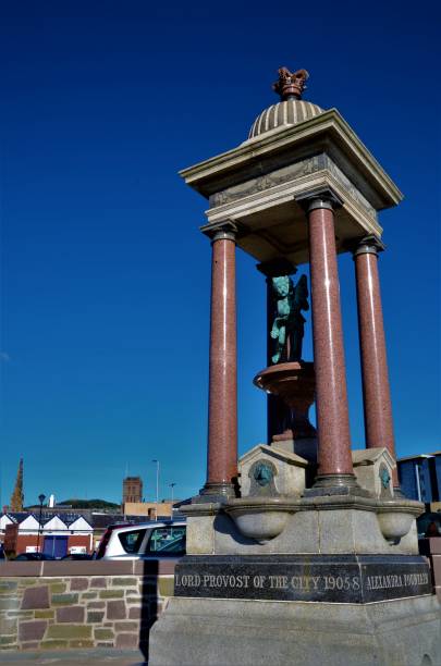 istock Landmarks of Scotland - Dundee Fountain 1125710173