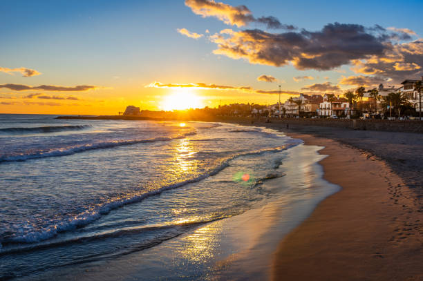 istock Sunset on Mediterranean promenade 1125728148