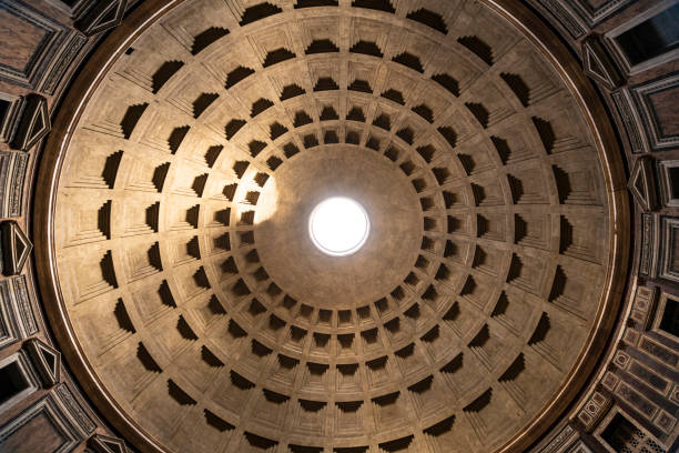 à l’intérieur du panthéon à rome - architecture italian culture pantheon rome church photos et images de collection