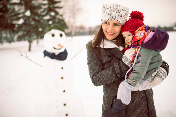 istock Mother With Little Daughter In Winter 1125732132