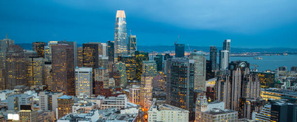 istock Evening panorama of San Francisco 1125759777