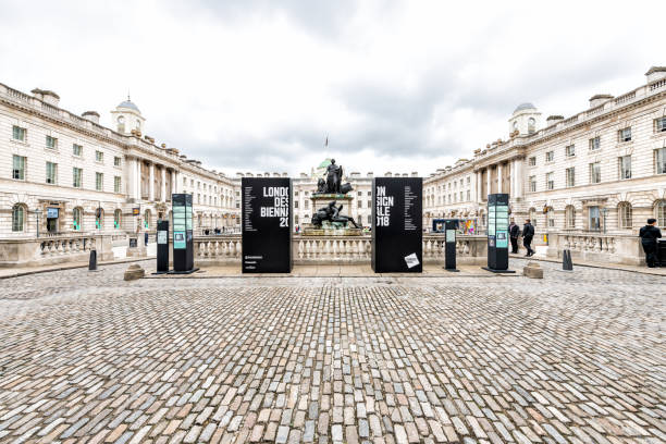 somerset house historical neoclassical building with empty square wide angle view - prince of wales imagens e fotografias de stock