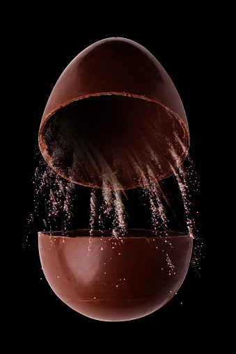 Huevo de Pascua explotada photo