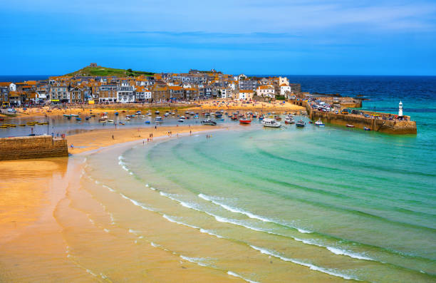 セント ・ アイヴス、人気のある海辺の町、コーンウォール、イングランドの港 - beach atlantic ocean cornwall england sea ストックフォトと画像