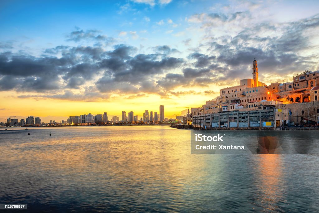 Jaffa Old Town ve Tel Aviv manzarası üzerinde gündoğumu, İsrail - Royalty-free Tel Aviv Stok görsel