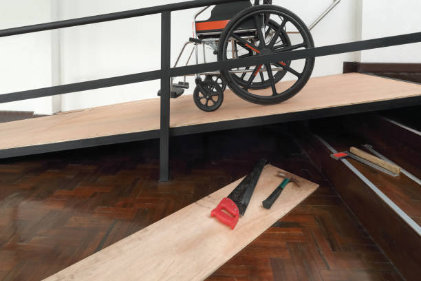 房屋改善, 安裝輪椅坡道為老化和老年人在家裡 - 輪��椅坡道 個照片及圖片檔