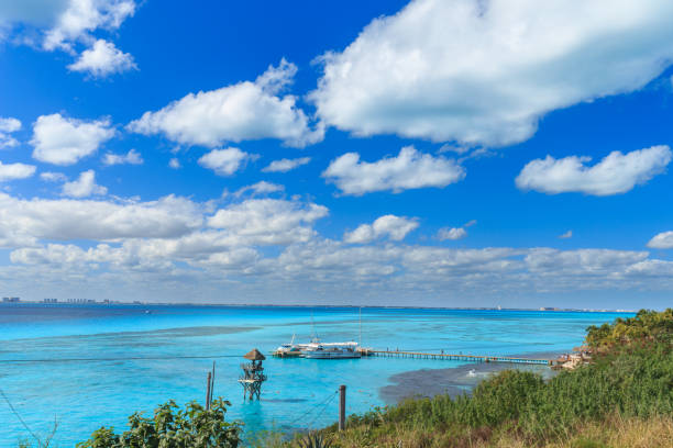 istock Isla Mujeres blue water 1125800002