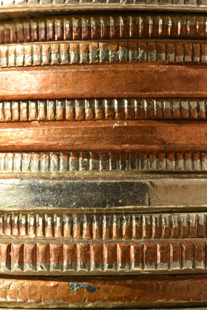米国のコインを積み上げ非常に近い - coin stacking nickel penny ストックフォトと画像