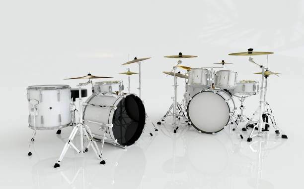 dos set de tambores blanco moderno en la sala blanca - baterias musicales fotografías e imágenes de stock