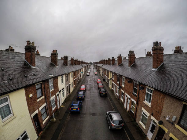 aerial photograph of oldfield street in fenton, one of stoke on trents poorer areas, terrace housing, poverty and urban decline, - midlands imagens e fotografias de stock