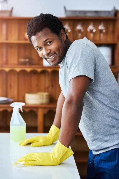 istock Cleaning up for my date 1125912393