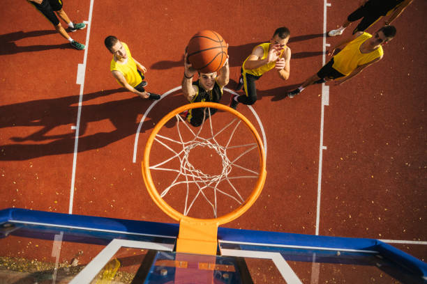 istock Drone point view of slam dunk 1125924526