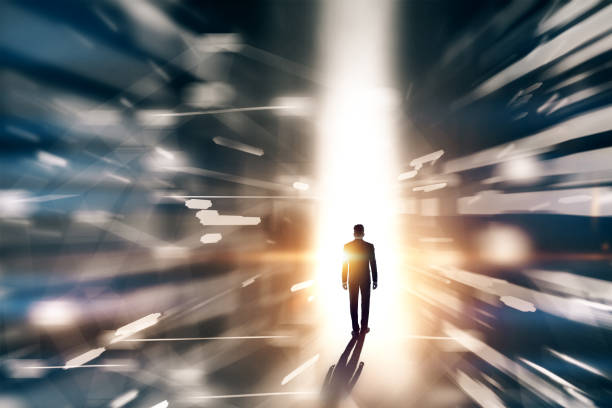 istock Businessman entering gray yellow vr tunnel 1125952483