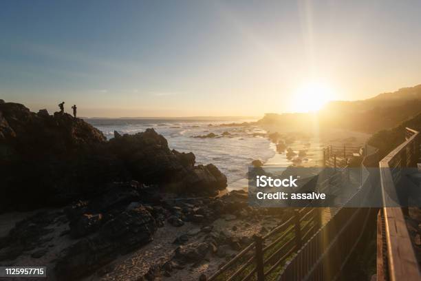 Spaziergänge Bei Sonnenuntergang In Plettenberg Bay In Südafrika Stockfoto und mehr Bilder von Afrika