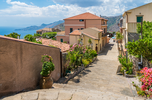 Vista panorámica en Forza d'Agrò, ciudad pintoresca en la provincia de Messina, Sicilia, sur de Italia. photo