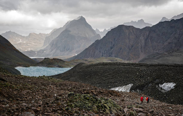 istock Tourists in the mountains Ridge Kodarsky 1126013963