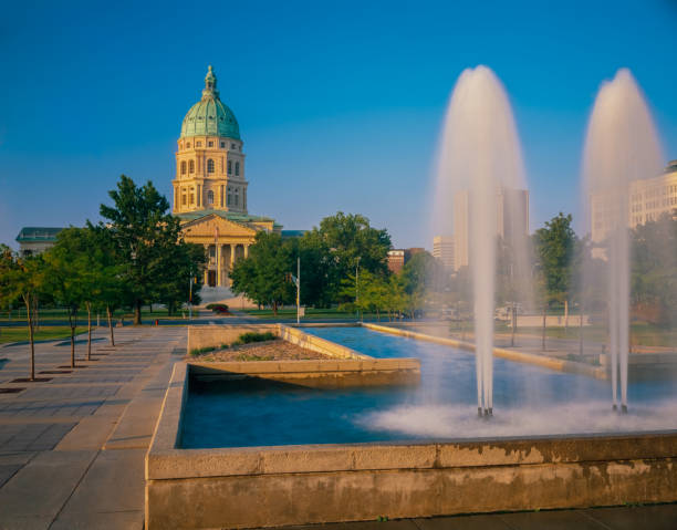 istock KANSAS STATE CAPITOL BUILDING WITH  FOUNTAIN, TOPEKA 1126024216