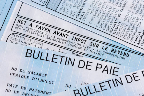 istock French payroll with income tax deduction 1126044293