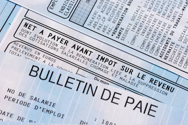 istock French payroll with income tax deduction 1126044295