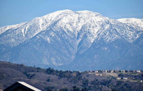 istock Mount Baldy Towers Into The Sky 1126051068