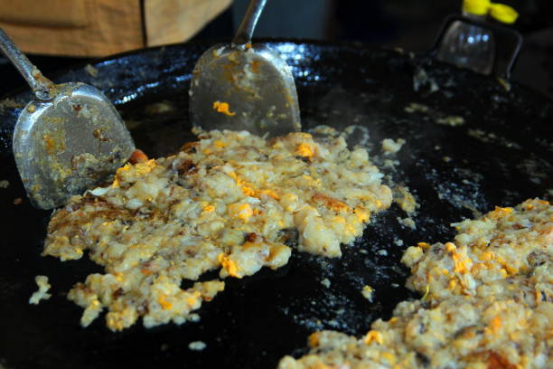 istock Mussel omelette cooking 1126075362