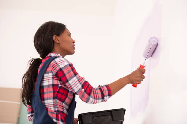 istock Dress up walls with purple. 1126148632