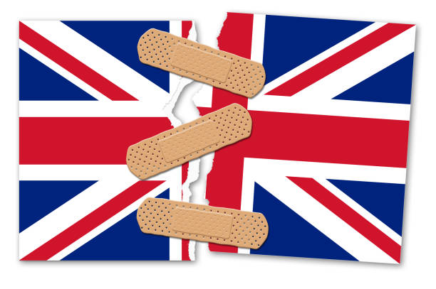 zgrywanie zdjęcia brytyjskiej flagi - obraz koncepcyjny z bandażem samoprzylepnym - torn tearing paper cracked stock illustrations