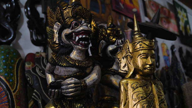 istock souvenir shop in Bali 1126175812
