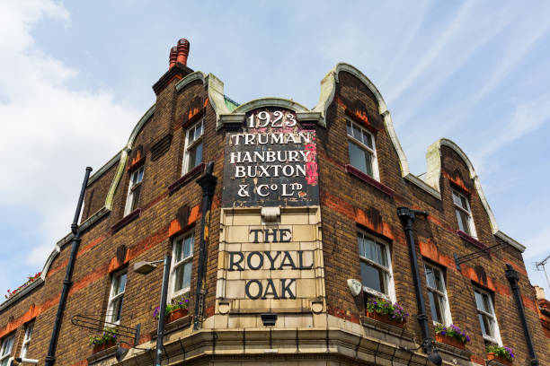 탑 작은 마을, 런던, 영국에 있는 역사적인 술집의 건물 코너 - hanbury 뉴스 사진 이미지