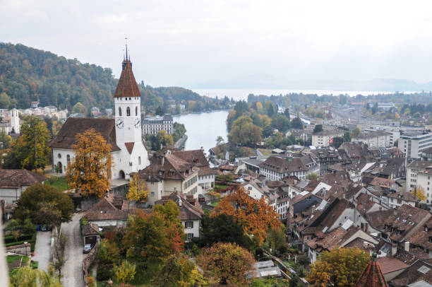 トゥーンのパノラマ - landscape house water lake thun ストックフォトと画像